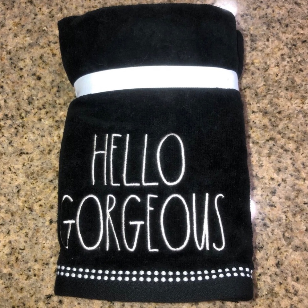 New Rae Dunn Hand Towel Set Gorgeous